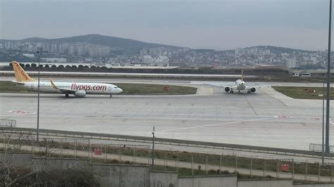 A­n­t­a­l­y­a­ ­H­a­v­a­l­i­m­a­n­ı­­n­d­a­ ­u­ç­u­ş­l­a­r­ ­d­u­r­d­u­